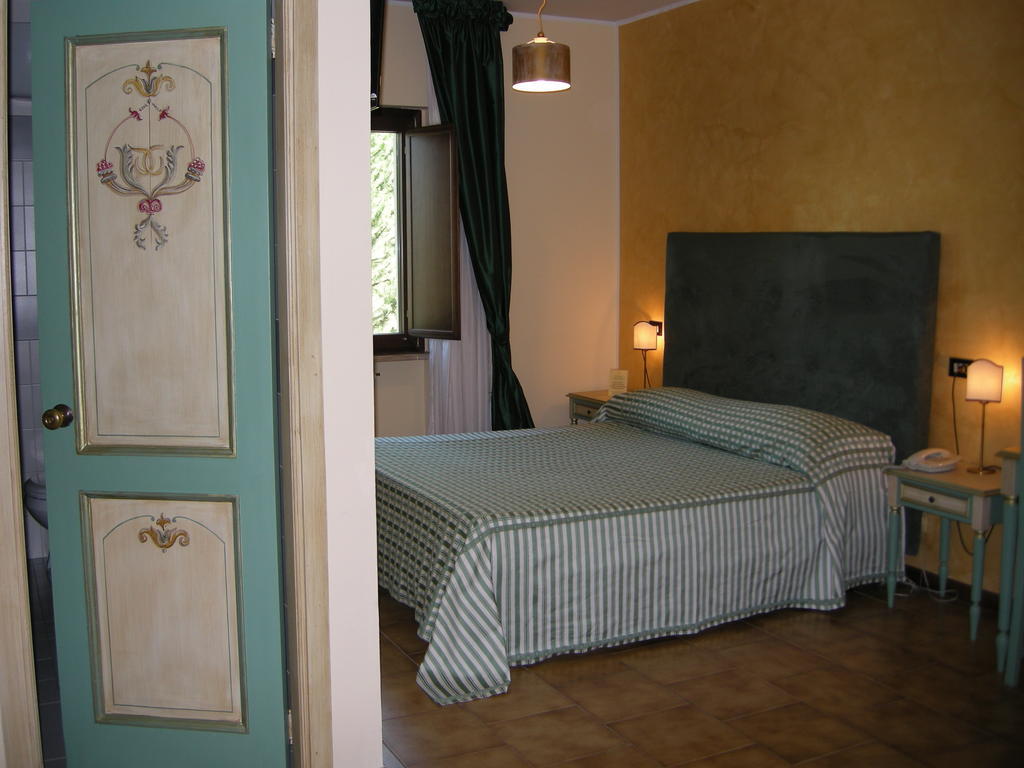 Hotel Fiordigigli LʼAquila Oda fotoğraf